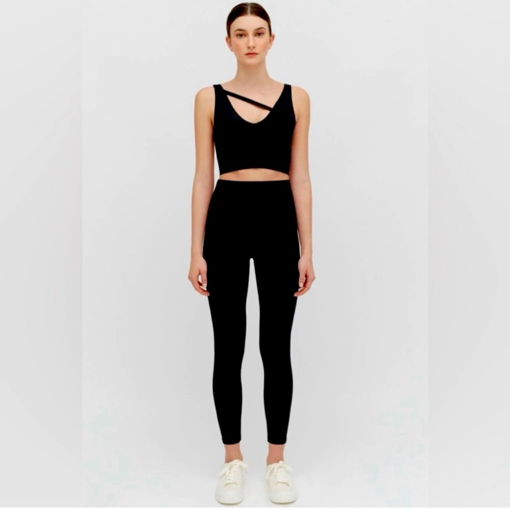 Cuyana Stretched Crop Top L XL Black Cut Out Sports Bra Women’s
